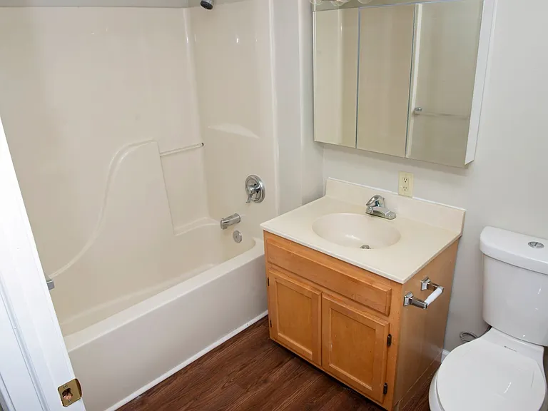 Newbury Apartment Homes — Photo 7