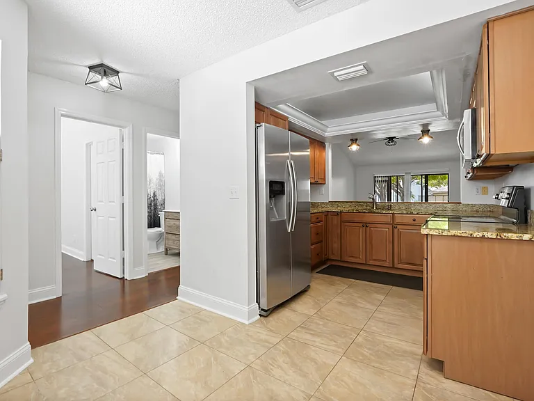 6215 SE Georgetown Pl — Photo 3
