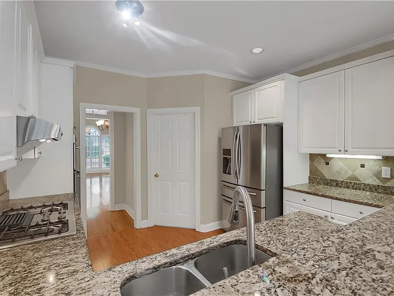 312 Declaire Way NE — Photo 8