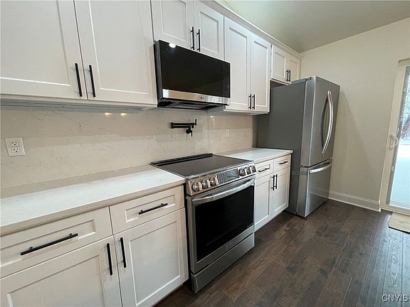 3rd image of 7792 Gifford Rd