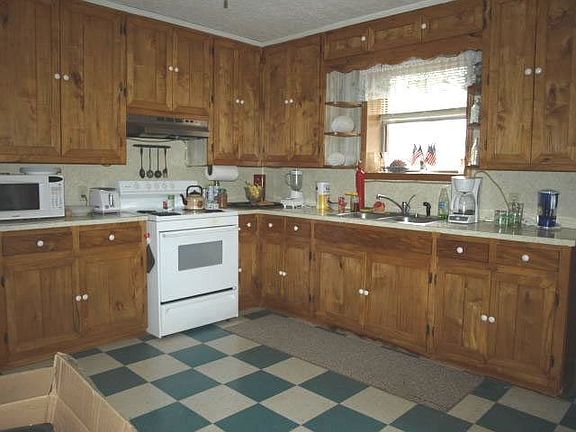 2nd image of 356 Alvin Garrett Ln