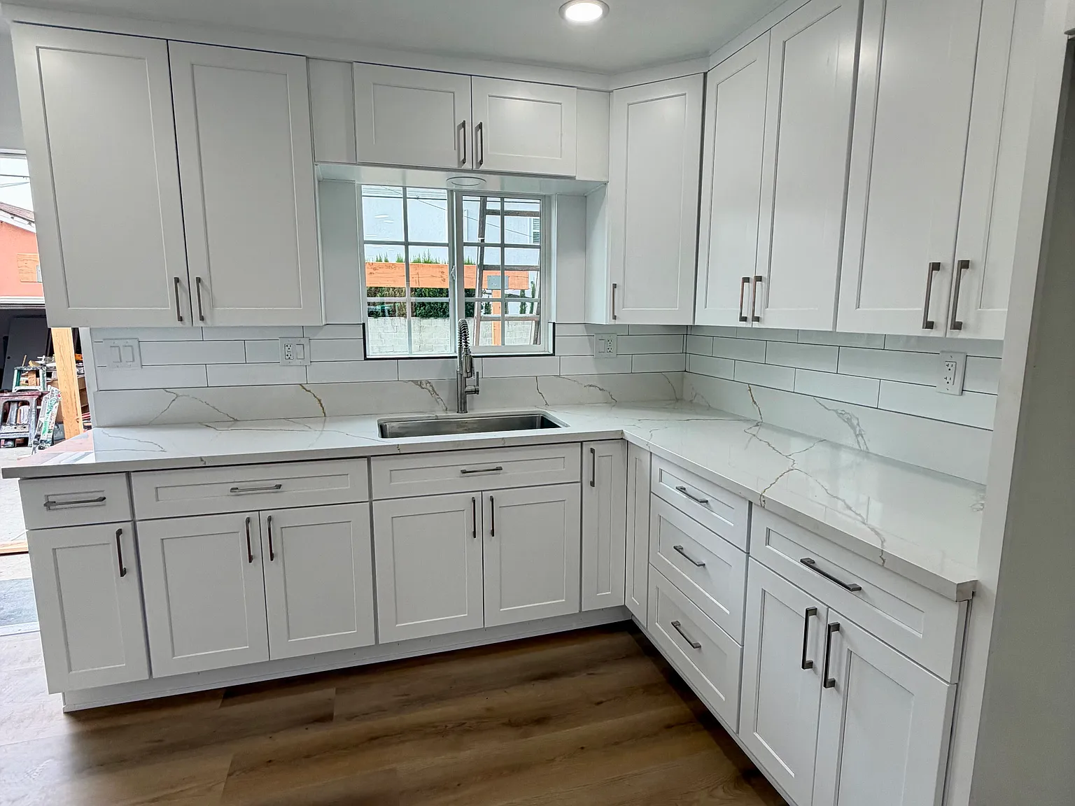3 bed, 1000 sqft, $3,500 — Photo 3