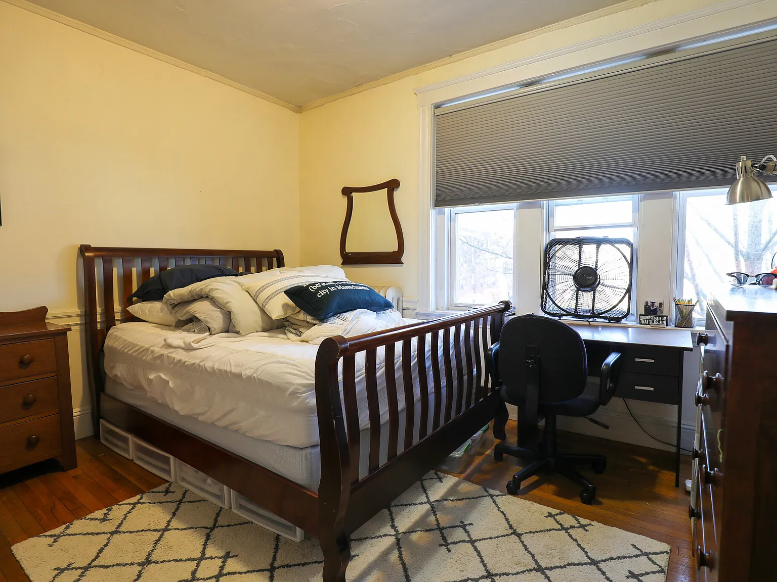 4 bed, 1025 sqft, $6,700 — Photo 2