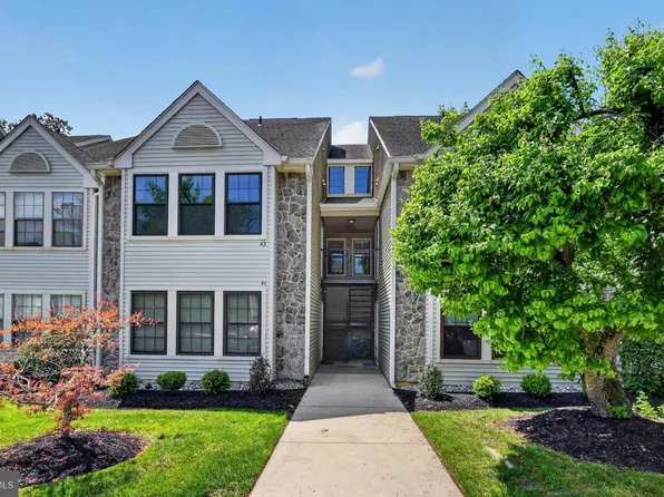 42 Summit Ct, Marlton, NJ 08053