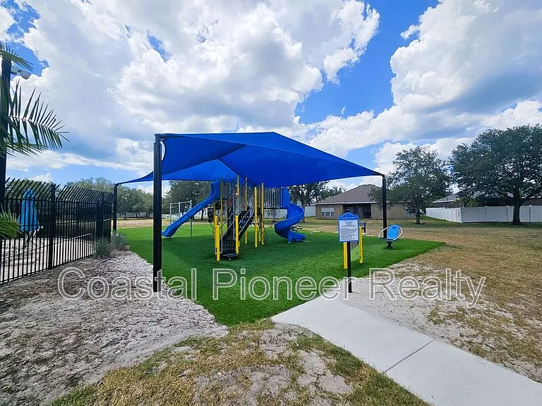 1824 Mira Lago Cir — Photo 40
