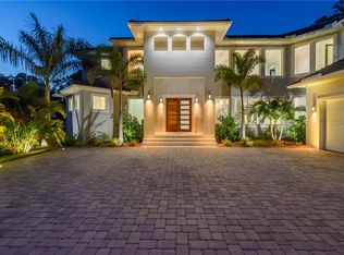 1621 N Lake Shore Dr, Sarasota, FL 34231