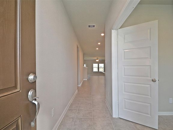 4th image of 1015 Modesto Dr