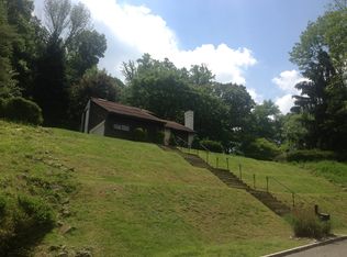 2136 Greenbrier Dr, Villanova, PA 19085