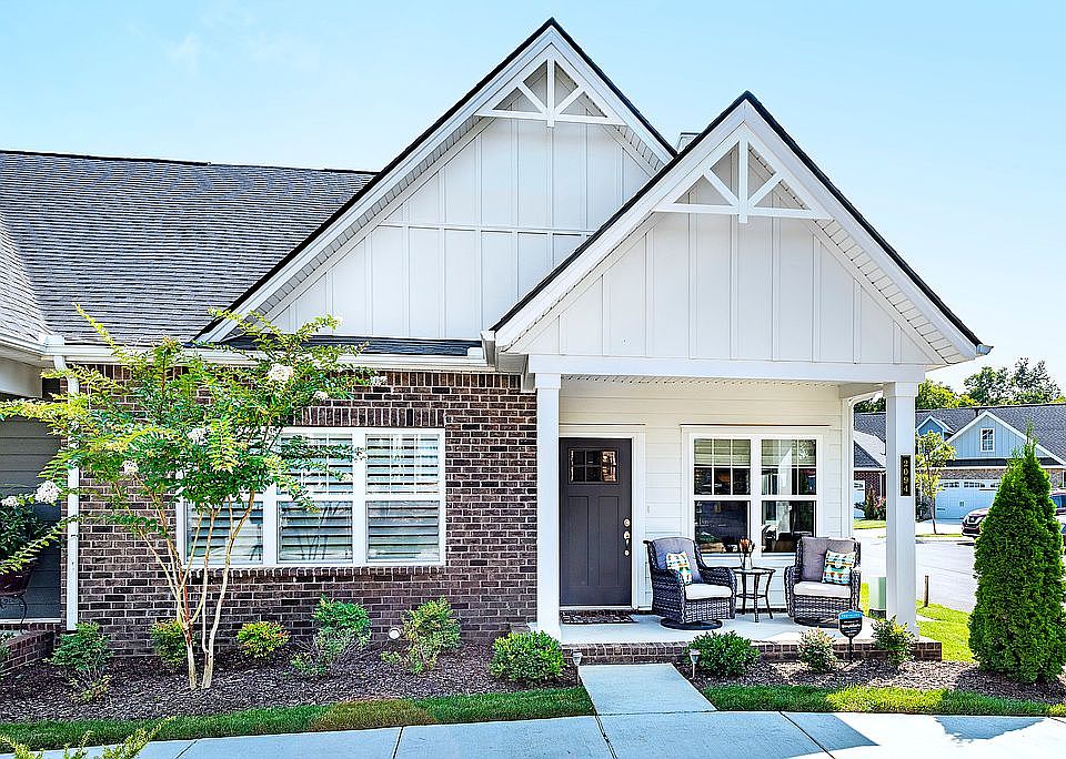 1st image of 2094 Moultrie Cir