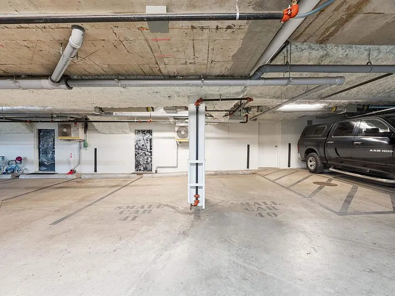 238 W 62nd Ave #6 — Photo 34