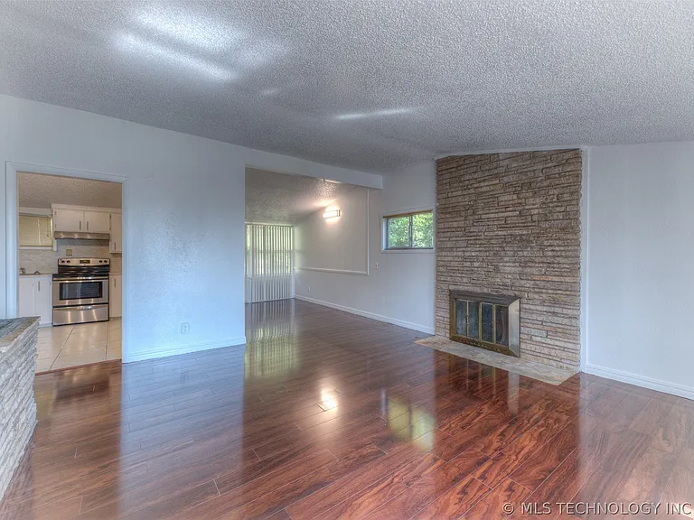 2234 N Main St — Photo 8