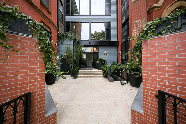 Rented by Nooklyn NYC LLC | media 35