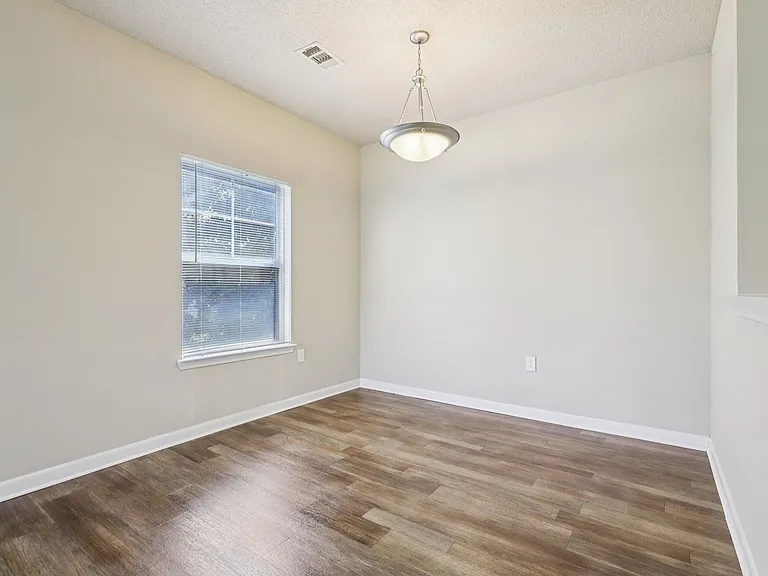 Brookside Park Apartments — Photo 27
