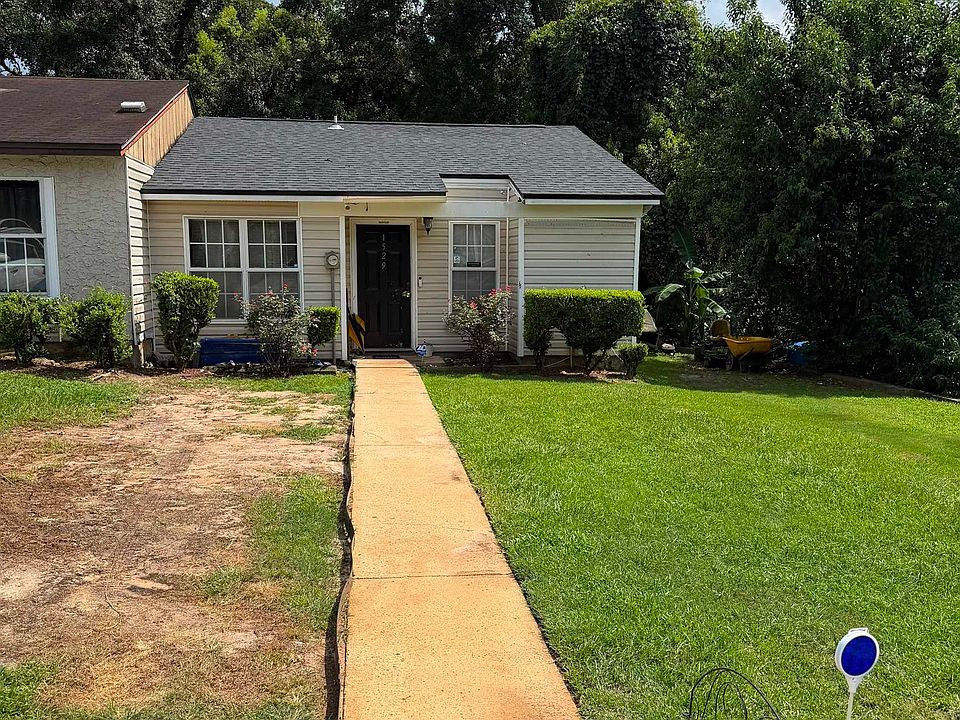 2nd image of 1529 Lake Ave