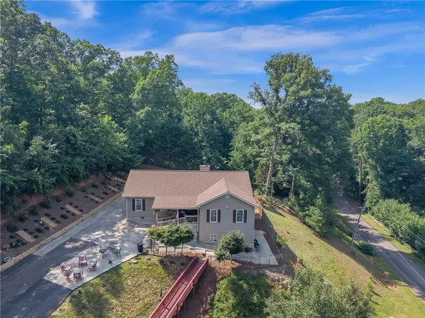 3105 Navajo Cir, Gainesville, GA 30501