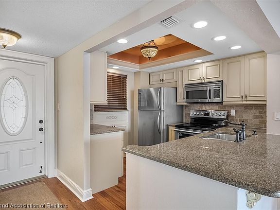 3rd image of 2131 Lakeview Dr APT 404