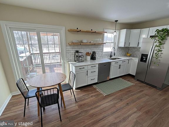 3rd image of 325 Village Spring Ln