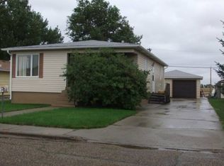 206 Chestnut Ave, Glendive, MT 59330