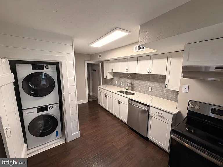 15 W Frederick St #A — Photo 5