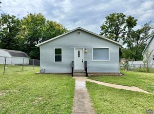 1827 SE Washington St, Topeka, KS 66607