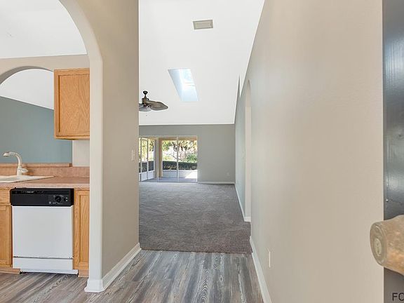 3rd image of 47 Ballard Ln