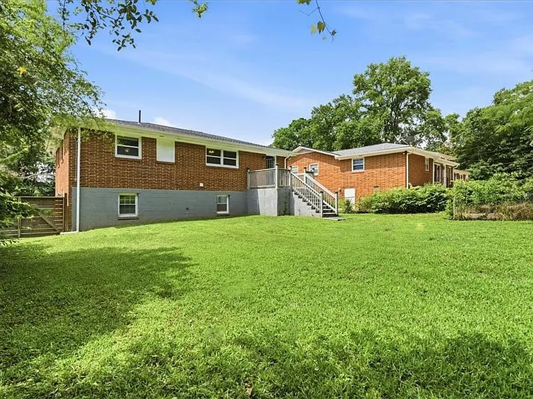2705 Lincoln Ct NW — Photo 23