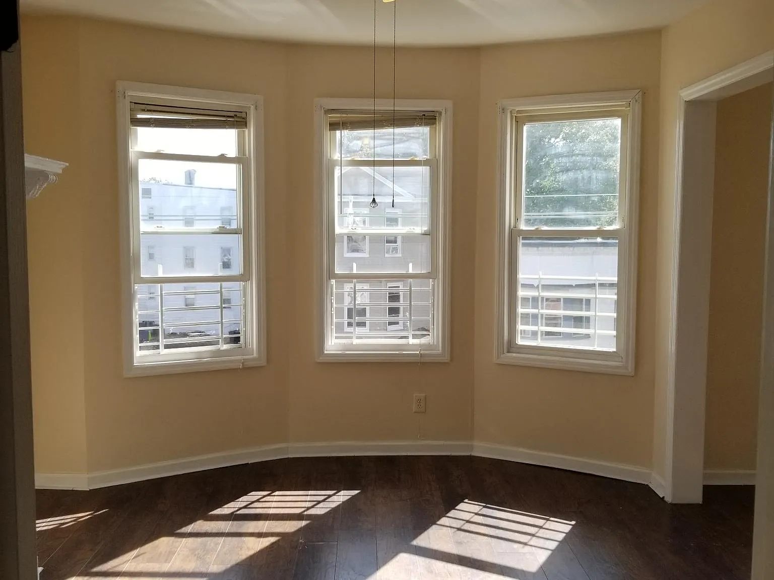 3 bed, $1,950 — Photo 3