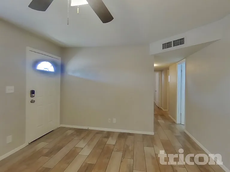 826 W Del Rio St — Photo 3