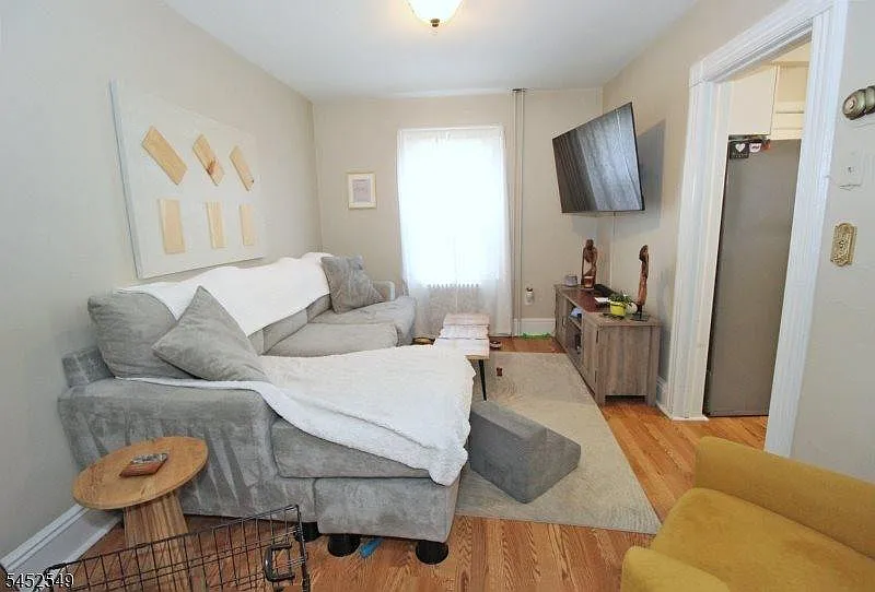 2 bed, $2,200 — Photo 4