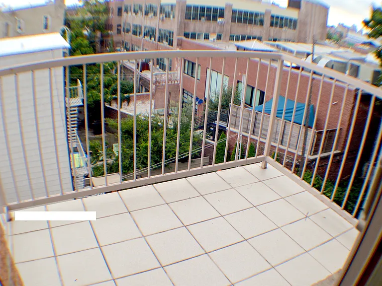 114 Calyer St #3B — Photo 6