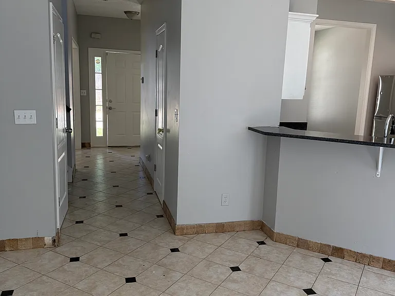 313 Dublin Way — Photo 5