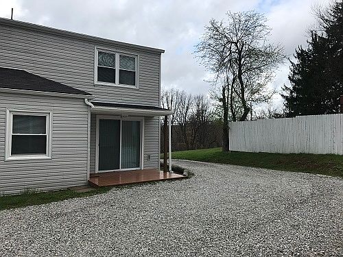 2nd image of 67179 Warnock Saint Clairsvi Rd #B