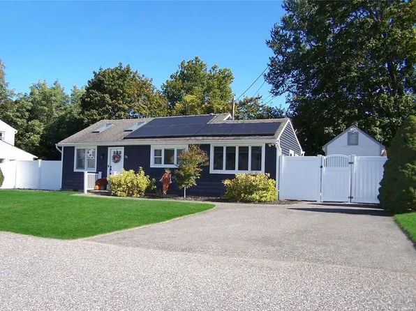 25 Anne Road, Centereach, NY 11720