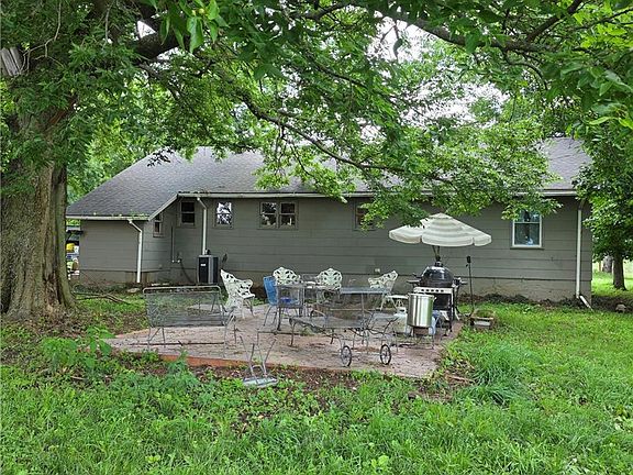 3rd image of 38543 Lone Elm Rd