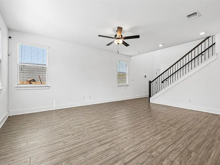 155 Sycamore Pines Ln — Photo 8