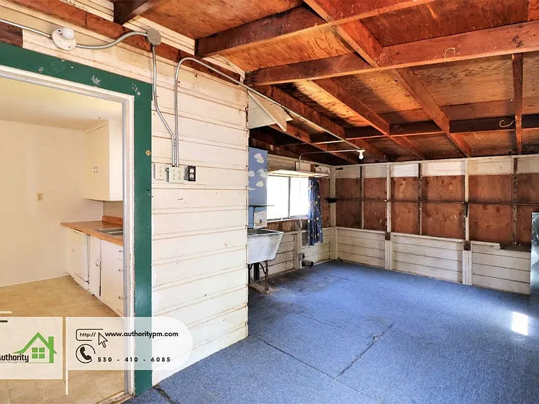1825 Grand Coulee Blvd — Photo 14