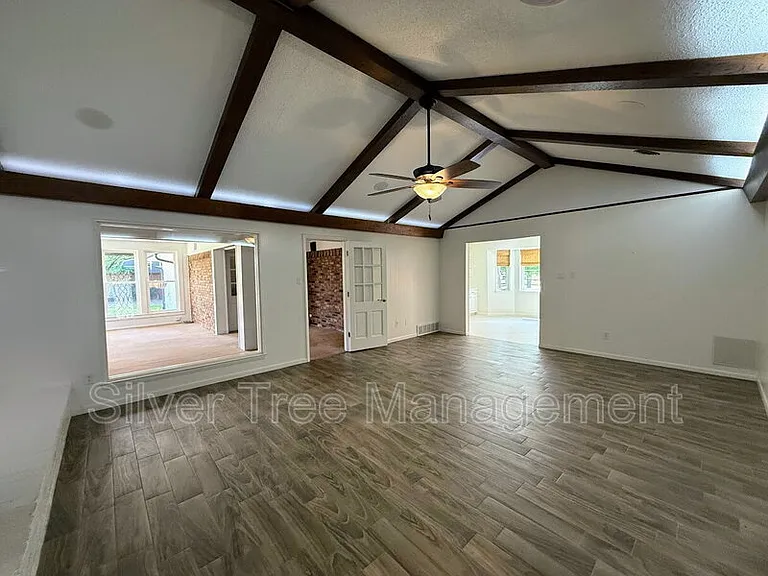 1710 Dickerson Dr — Photo 15