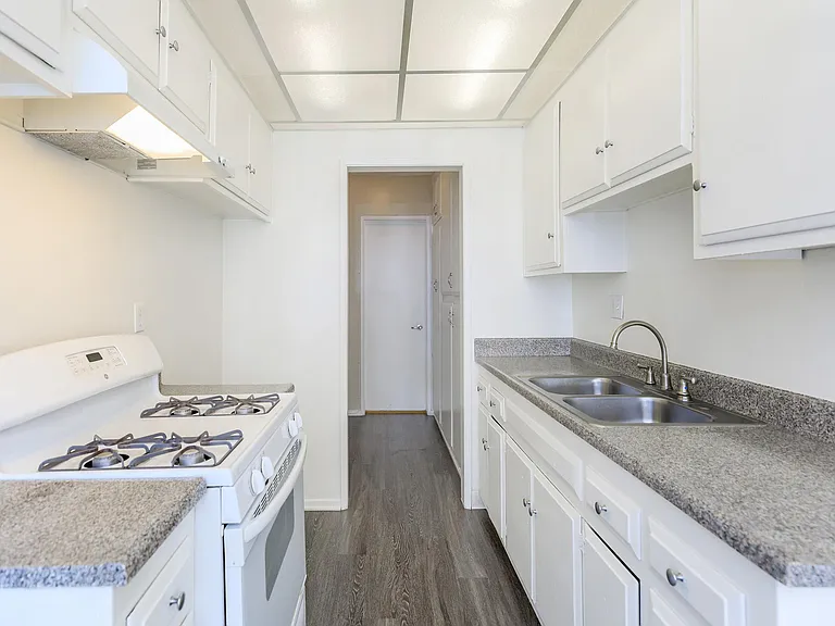 Saddleback Pines Apartment Homes — Photo 19