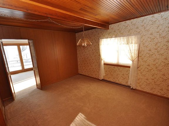 5th image of 3376 Lake Dr