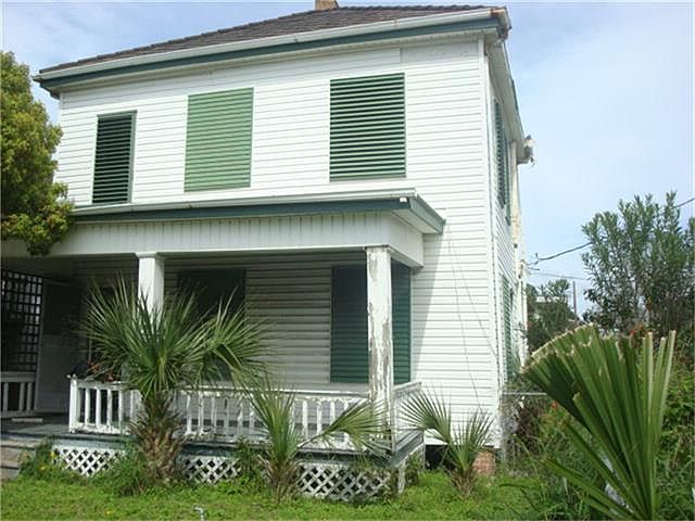 1st image of 3118 Avenue N 1/2