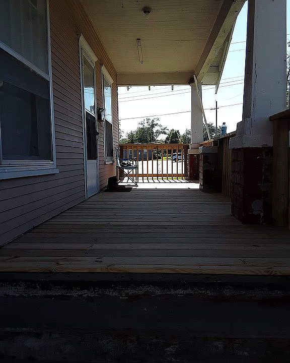 2nd image of 402 Franklin Ave