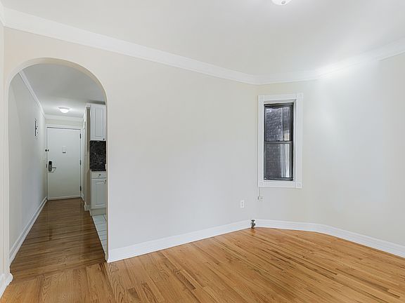 4th image of 714 9th Ave APT 4A