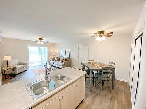 1 bed, 875 sqft, $1,050 — Photo 2