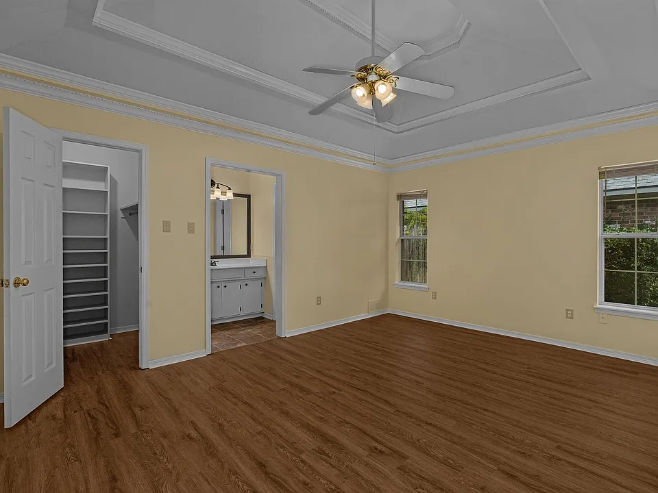 4912 General Polk Dr