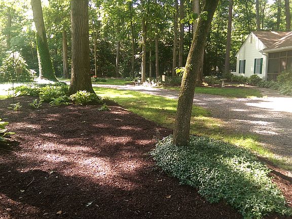 Landscaped Large Lot