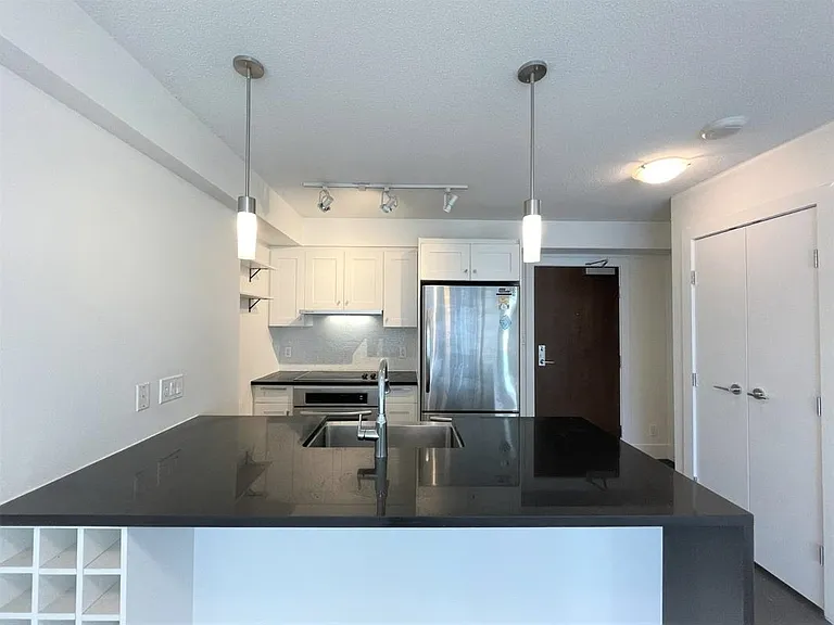 888 Homer St #7F — Photo 3