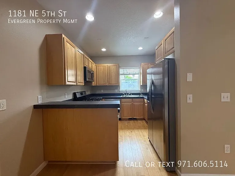 1181 NE 5th St — Photo 18