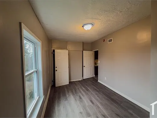 3 bed, $2,549 — Photo 2
