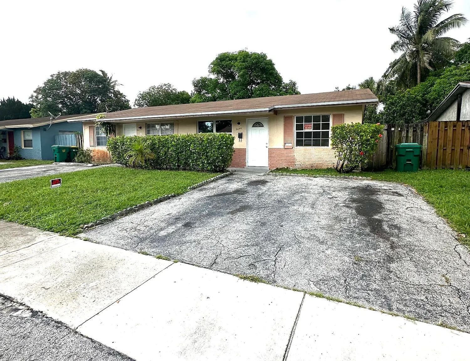 2 bed, 1.0 bath, 878 sqft, $2,000 — Photo 1