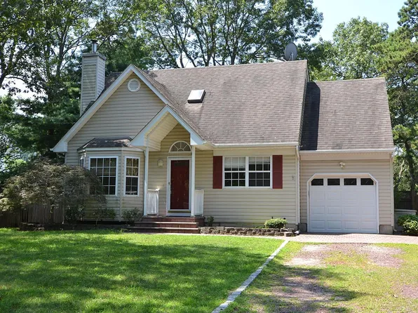 156 Horseblock Road, Centereach, NY 11720